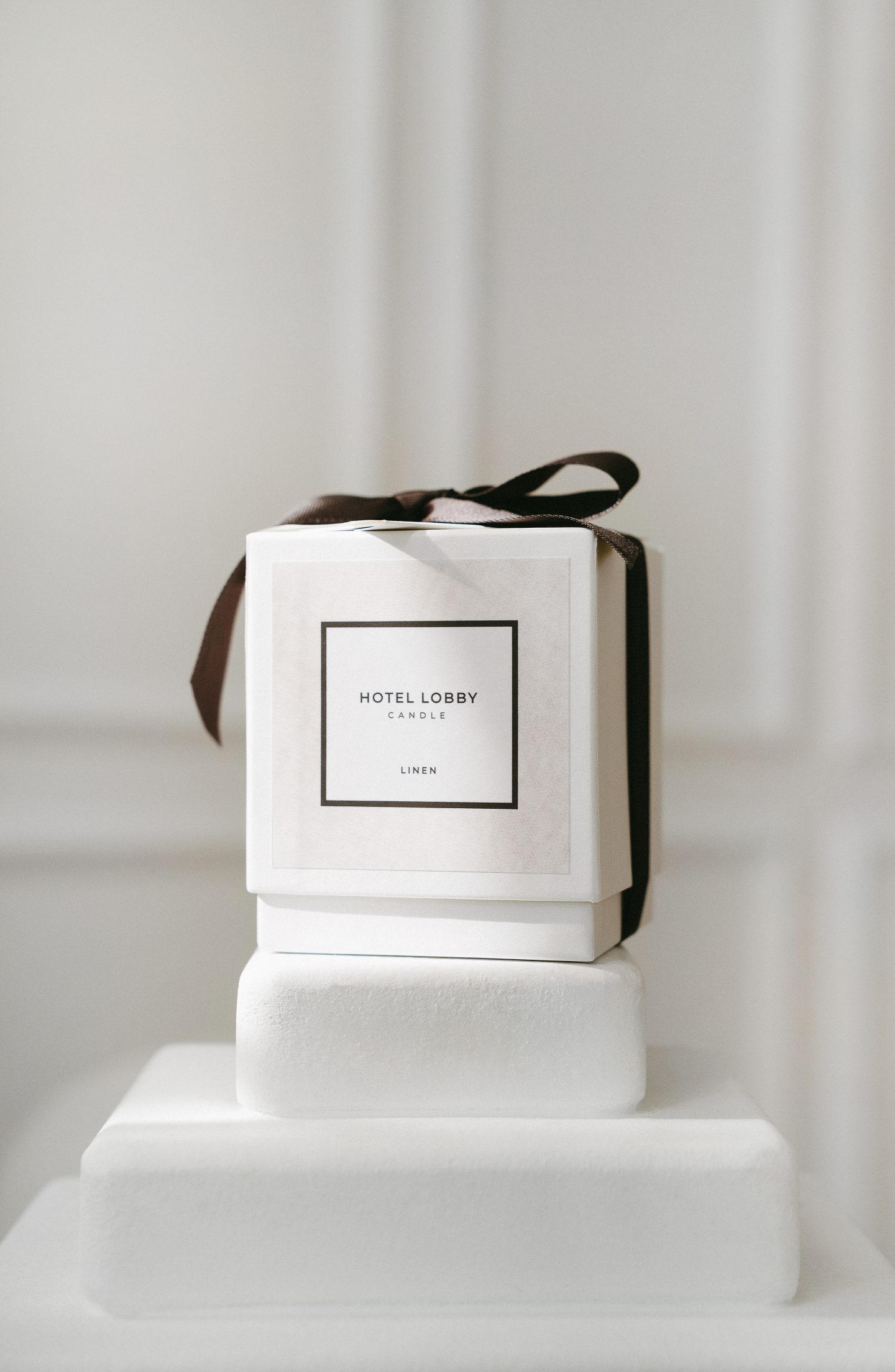 hotel lobby candle linen