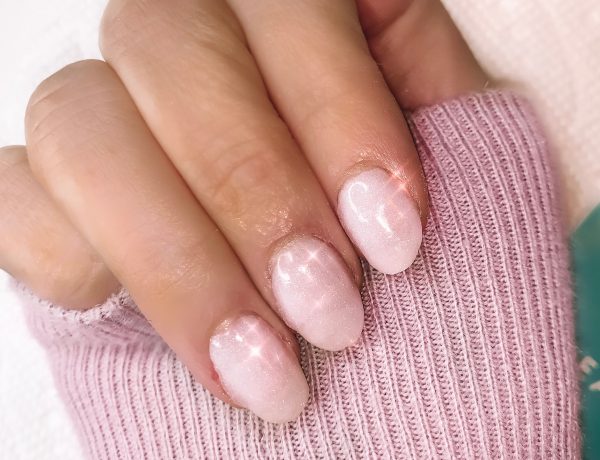 how to apply fake nails