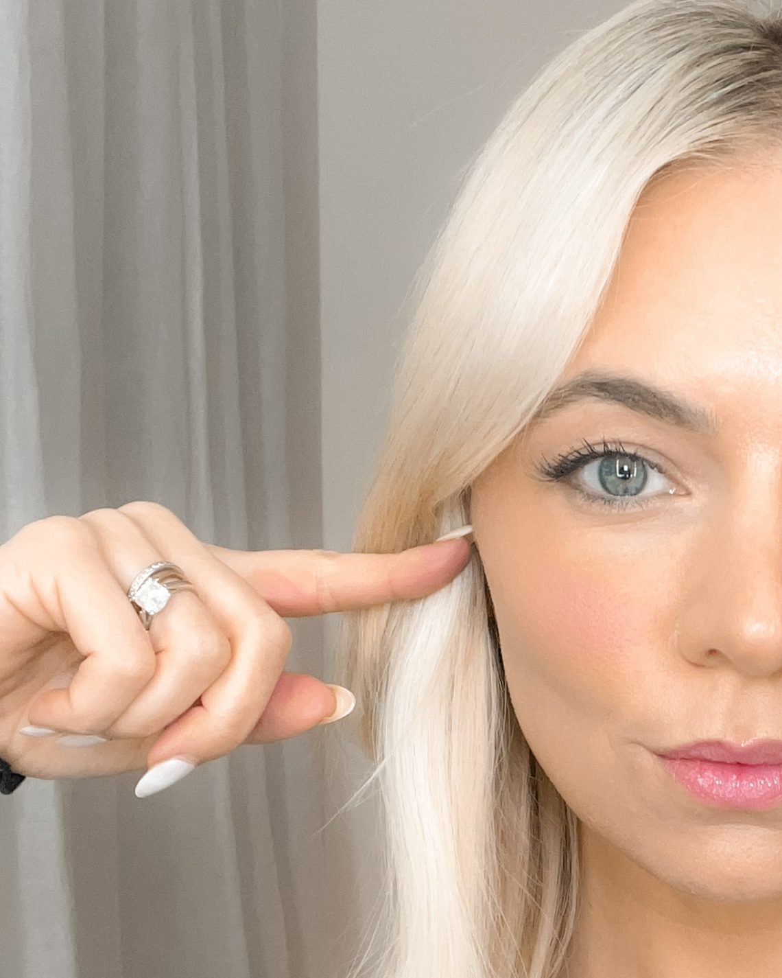 how to contour a round face