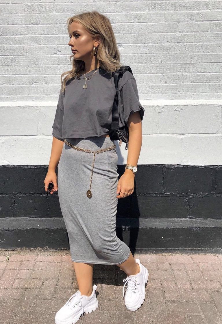 Monochromatic Cropped T-Shirt + Skirt