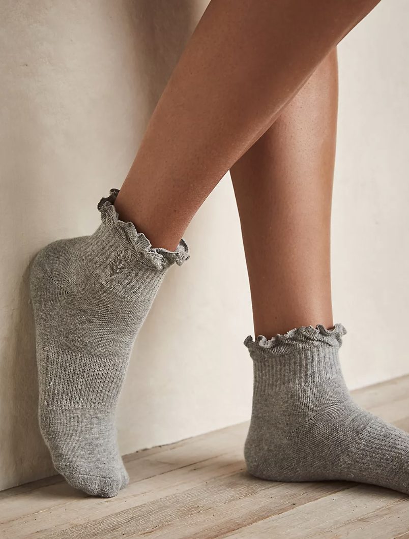 Classic Ruffle Socks