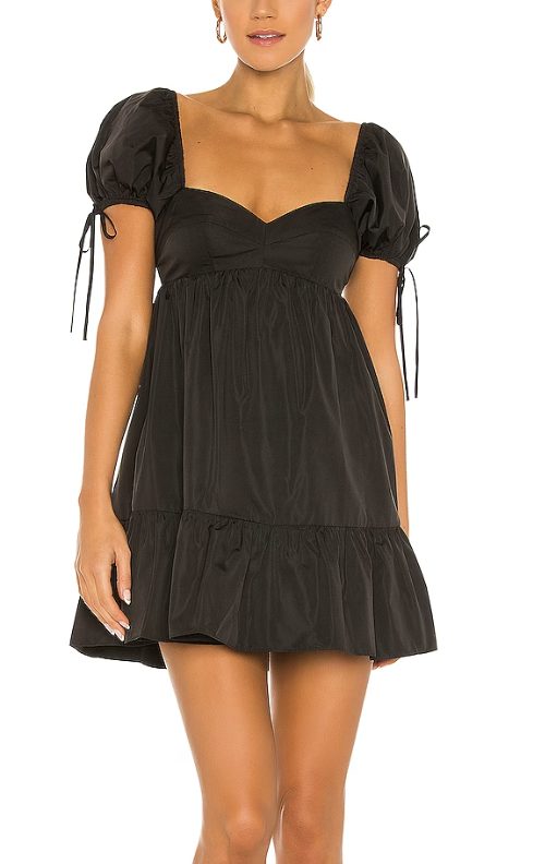 black short sweetheart neckline dress