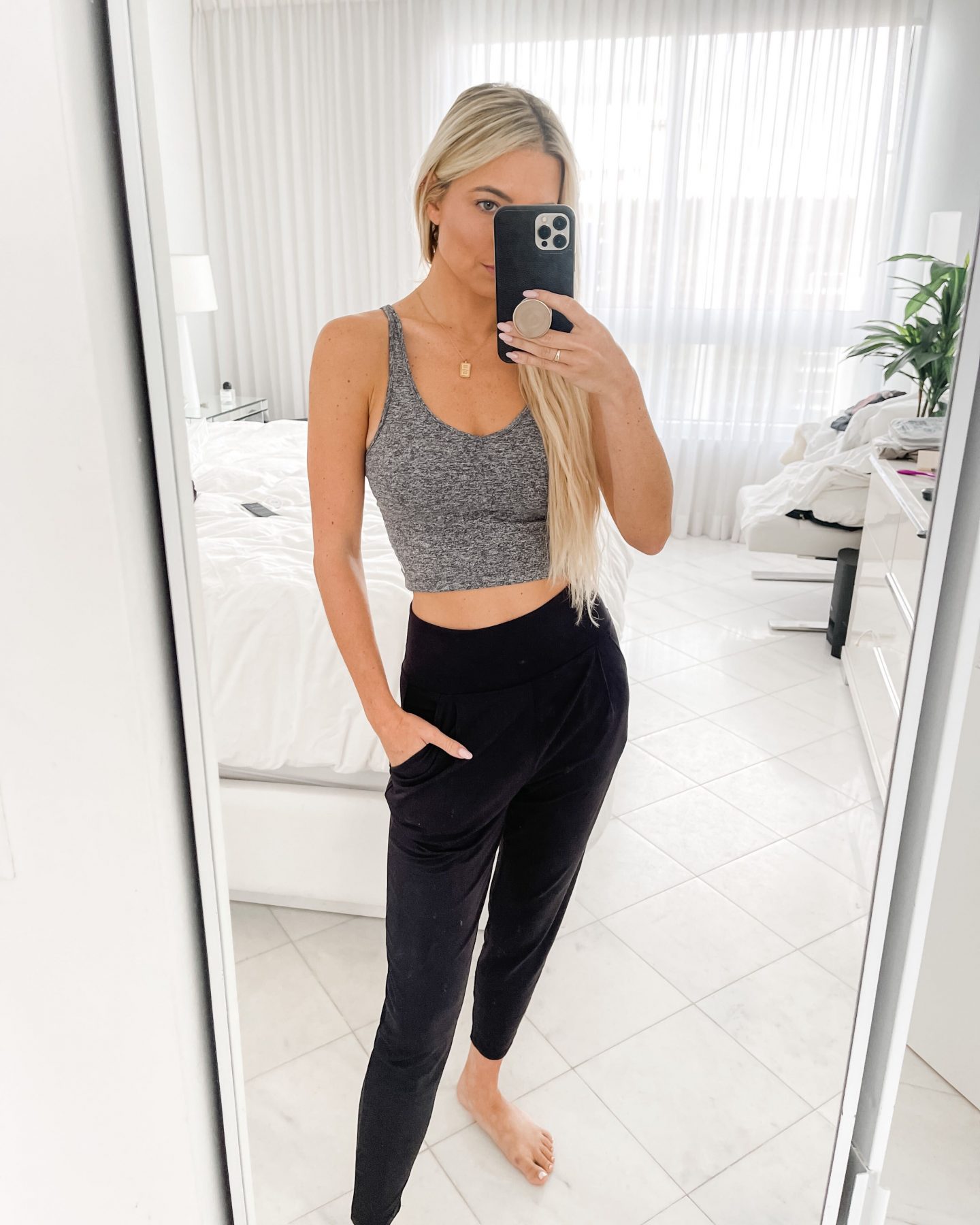 Vuori Halo Performance Crop Review