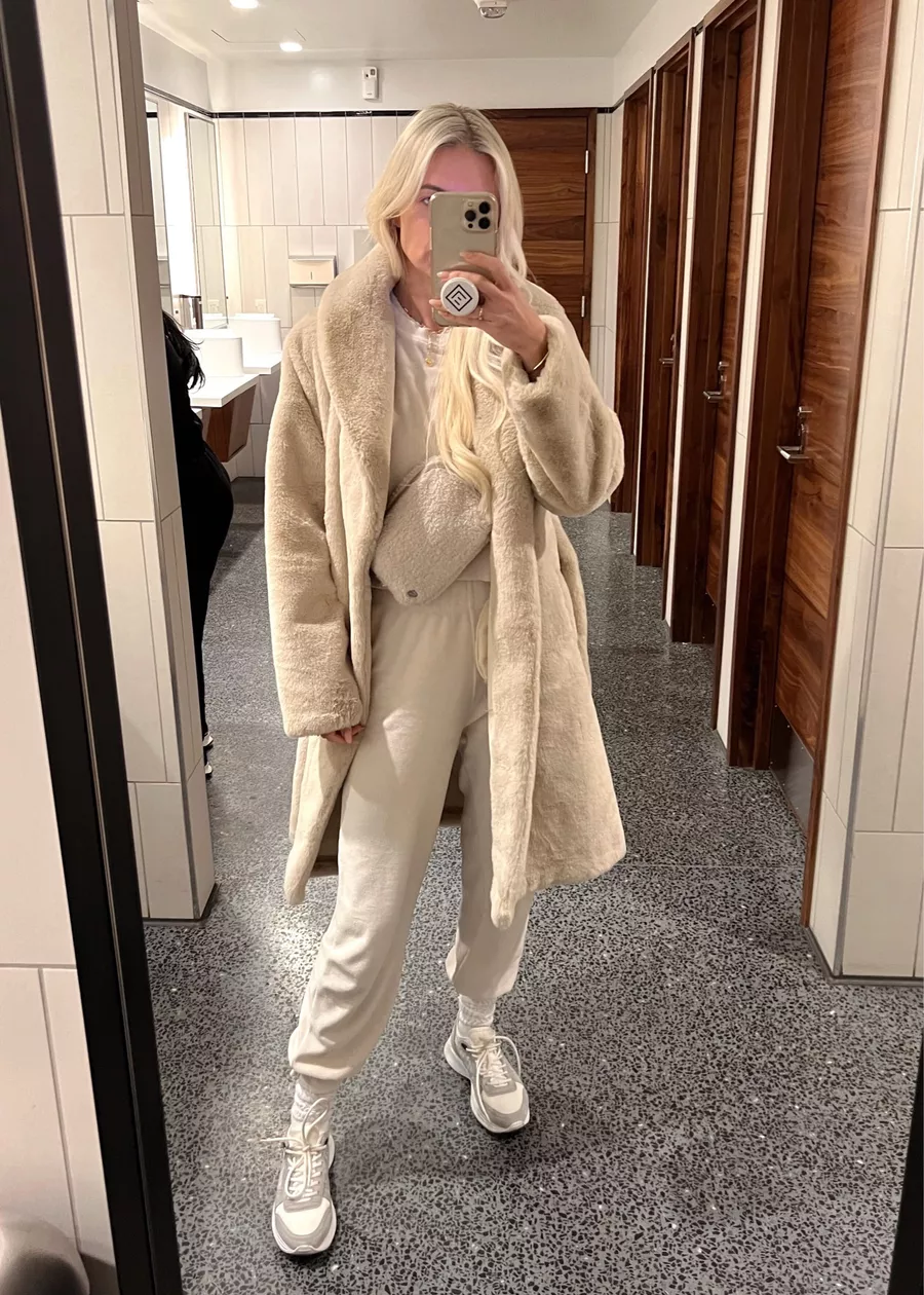 Sherpa Jacket Winter Date Night Outfit